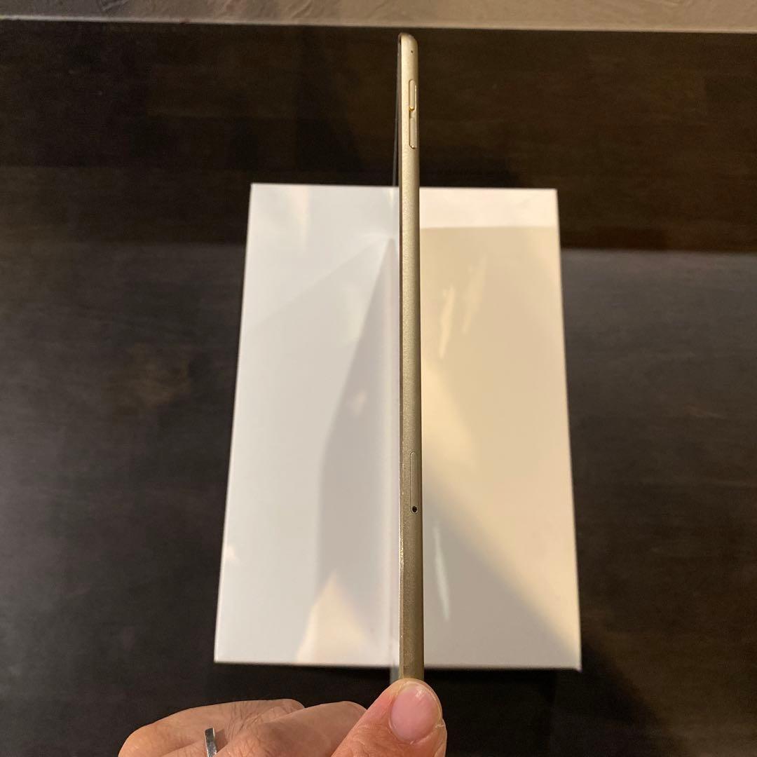 ipad mini4 128gb ゴールド 背面に割れあり 箱・ケース付き