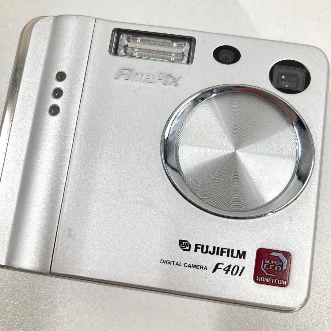 FUJIFILM　コンパクトデジタルカメラ　Finepix F401　シルバー