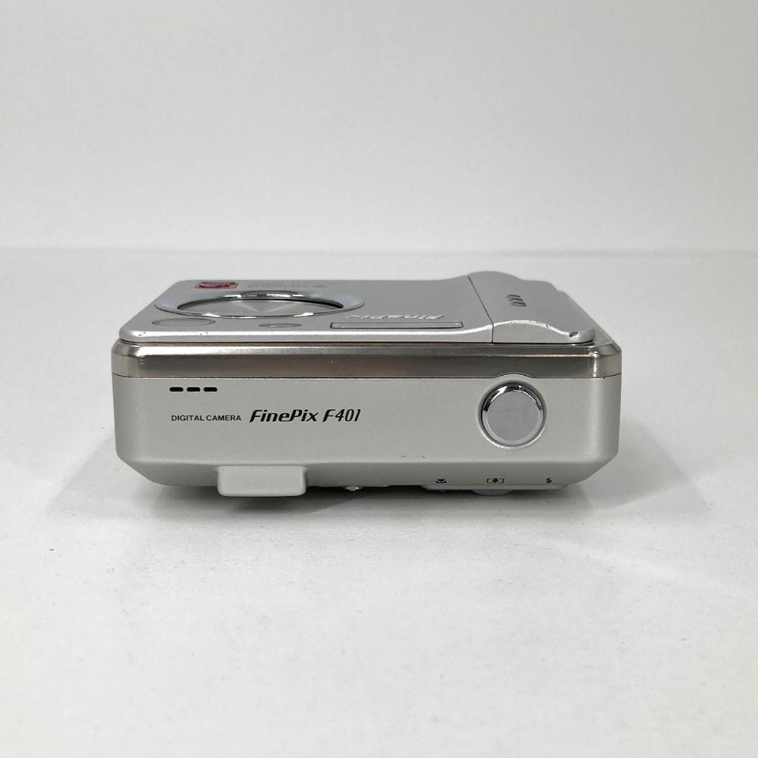 FUJIFILM　コンパクトデジタルカメラ　Finepix F401　シルバー
