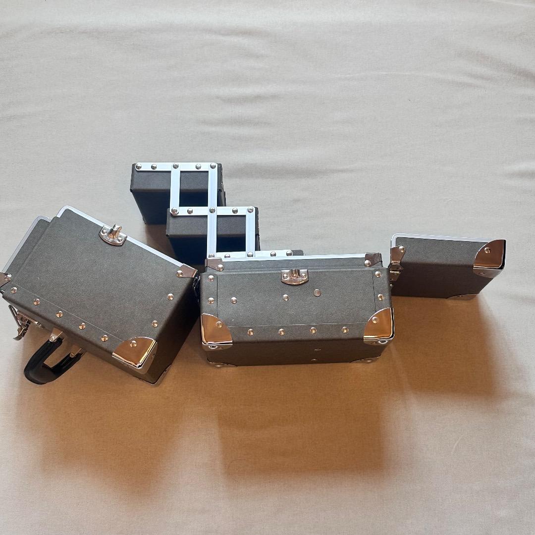 THREE スリー　メイクボックス グレー 収納　コスメ