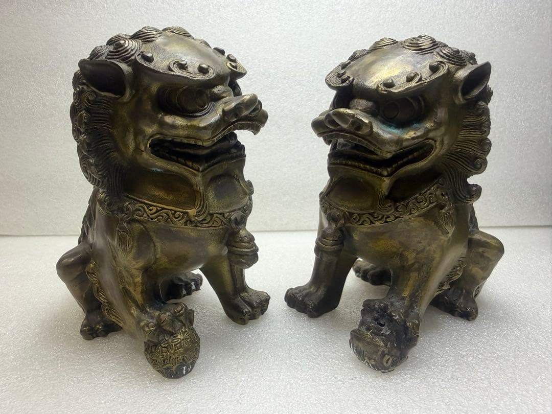 金属製 獅子像 対の像