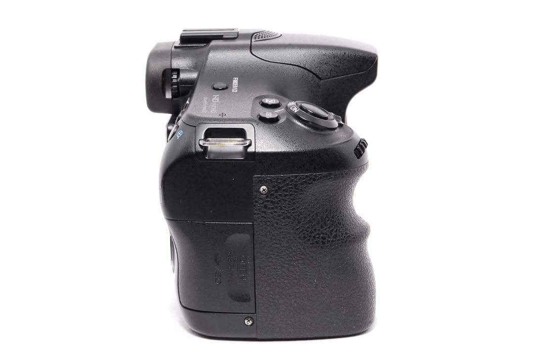 ショット数少なめ◆SONY α65◆元箱＆カメラバッグ付き◆一眼レフカメラ◆美品