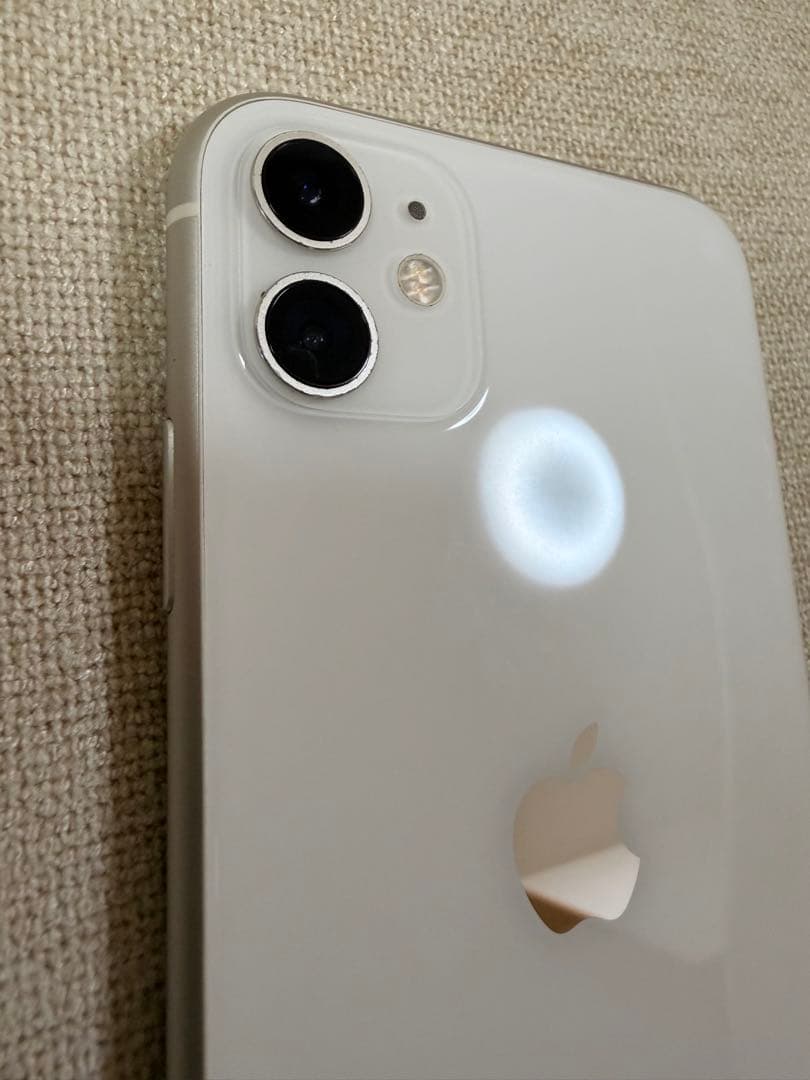 iPhone11本体　ホワイト　128GB SIMフリー