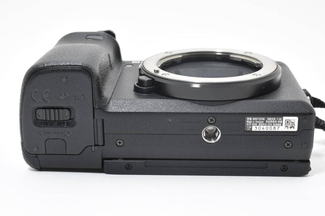 【極上美品】ショット数3,076枚 SONY α6400 動作確認済み #M32