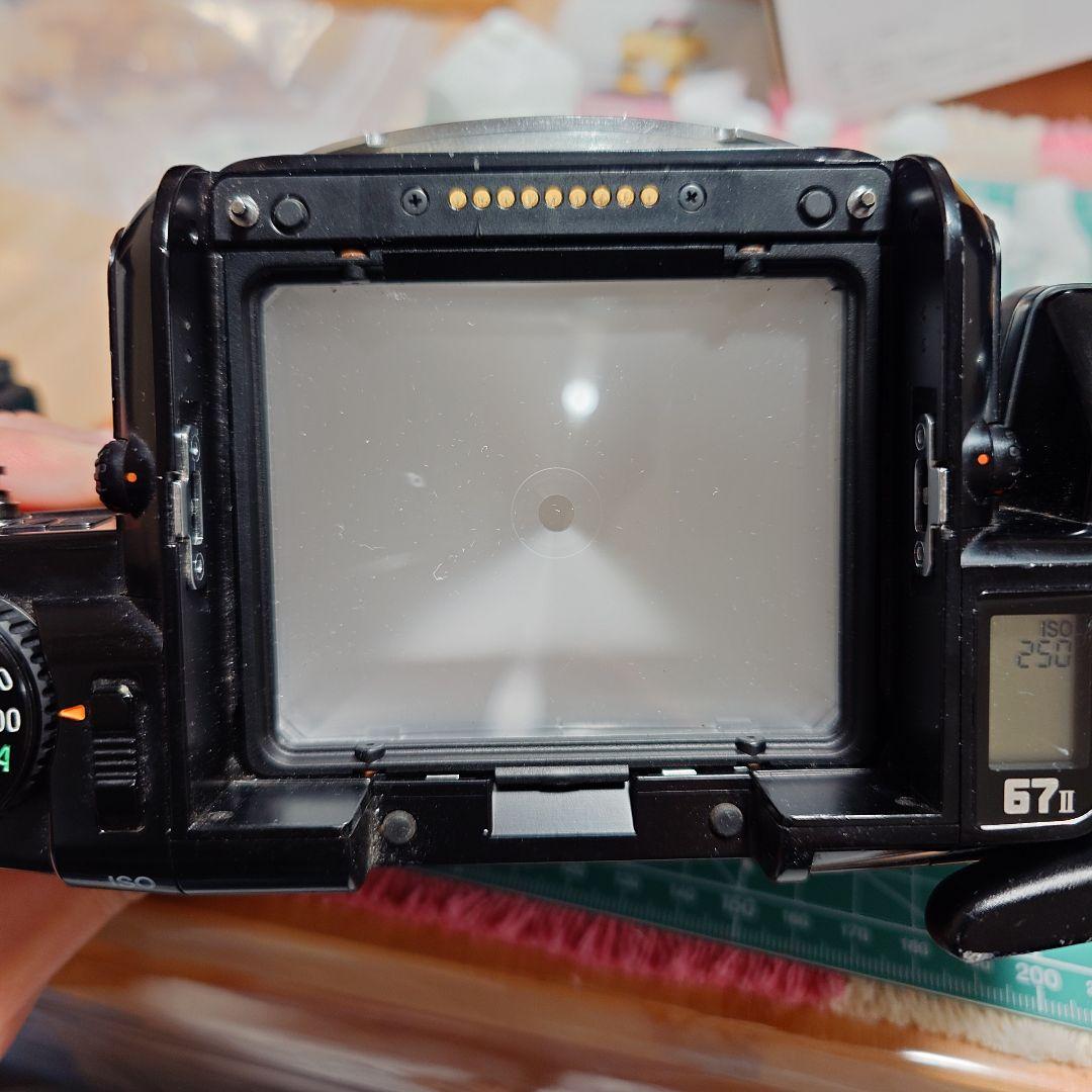 PENTAX 67Ⅱ　ボディ　ストラップ金具　グリップ付き