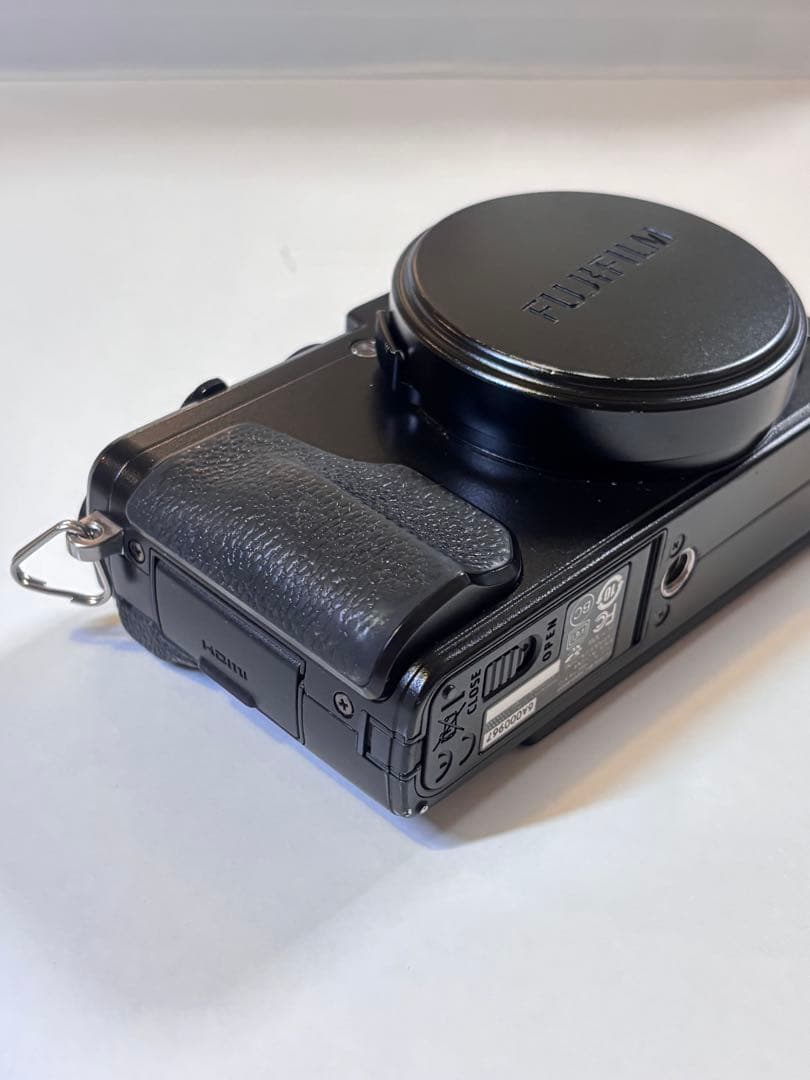 Fujifilm X70 コンパクトデジタルカメラ ブラック