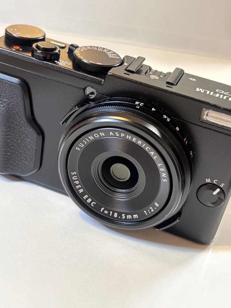 Fujifilm X70 コンパクトデジタルカメラ ブラック