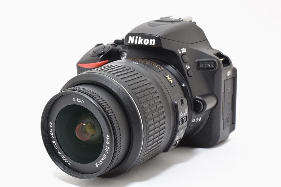 ✨Nikon D5500✨ デジタル一眼レフ Wi-Fi搭載❣️ 一部傷あり美品❣️