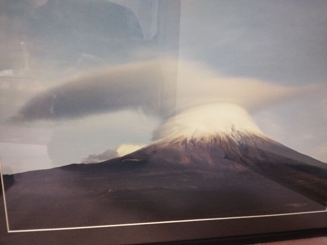 富士山笠雲写真　全紙額付