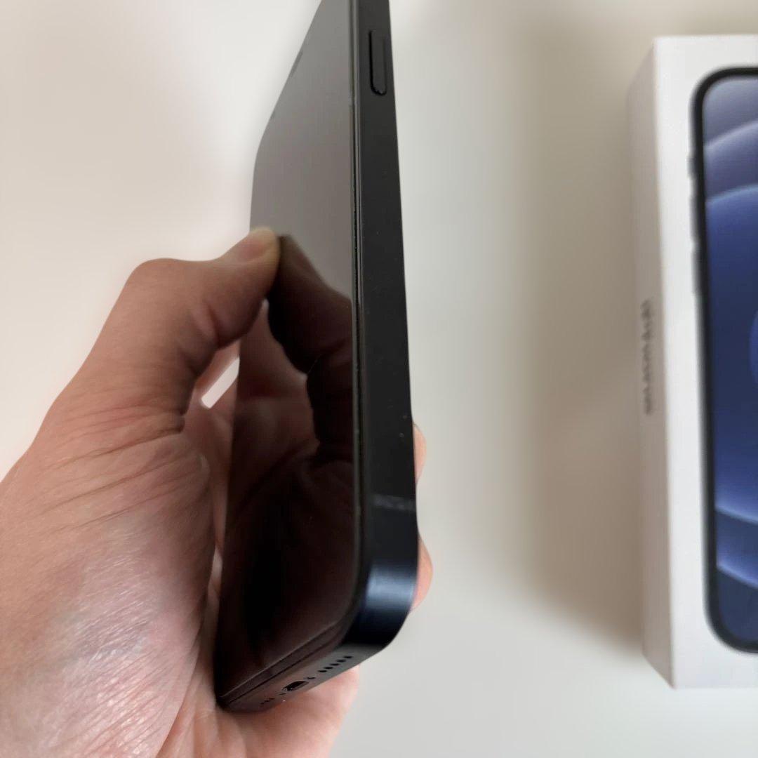 SIMフリー　Apple iPhone 12 64GB ブラック