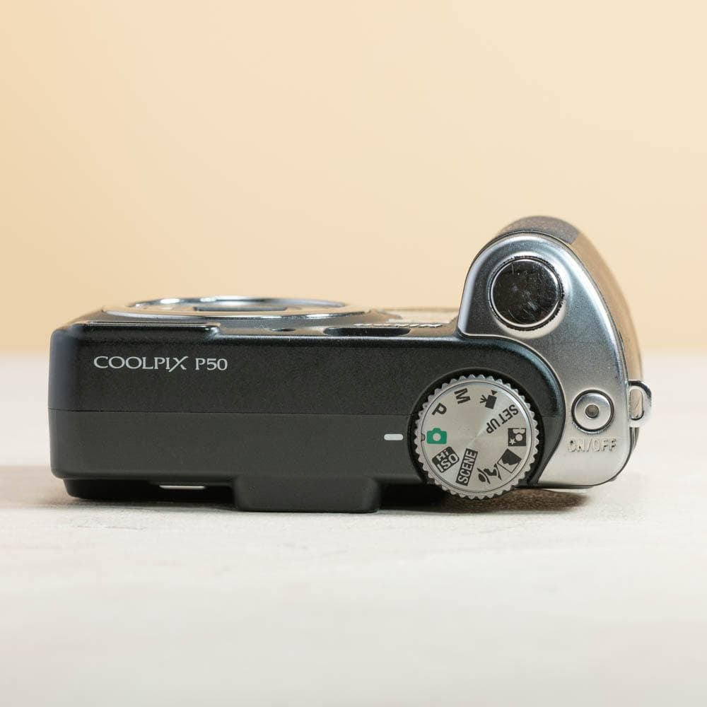 【訳アリ】Nikon COOLPIX P50 ブラック スマホ転送OK　単3電池