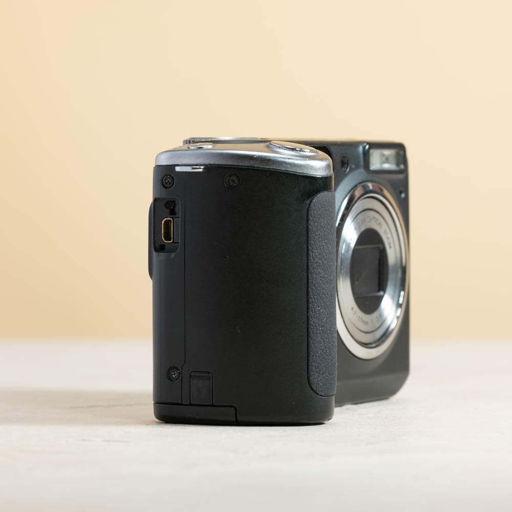 【訳アリ】Nikon COOLPIX P50 ブラック スマホ転送OK　単3電池