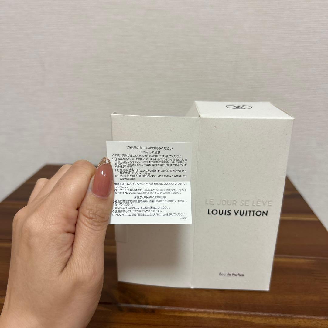 LE JOUR SE LÈVE 香水 オードゥ パルファン