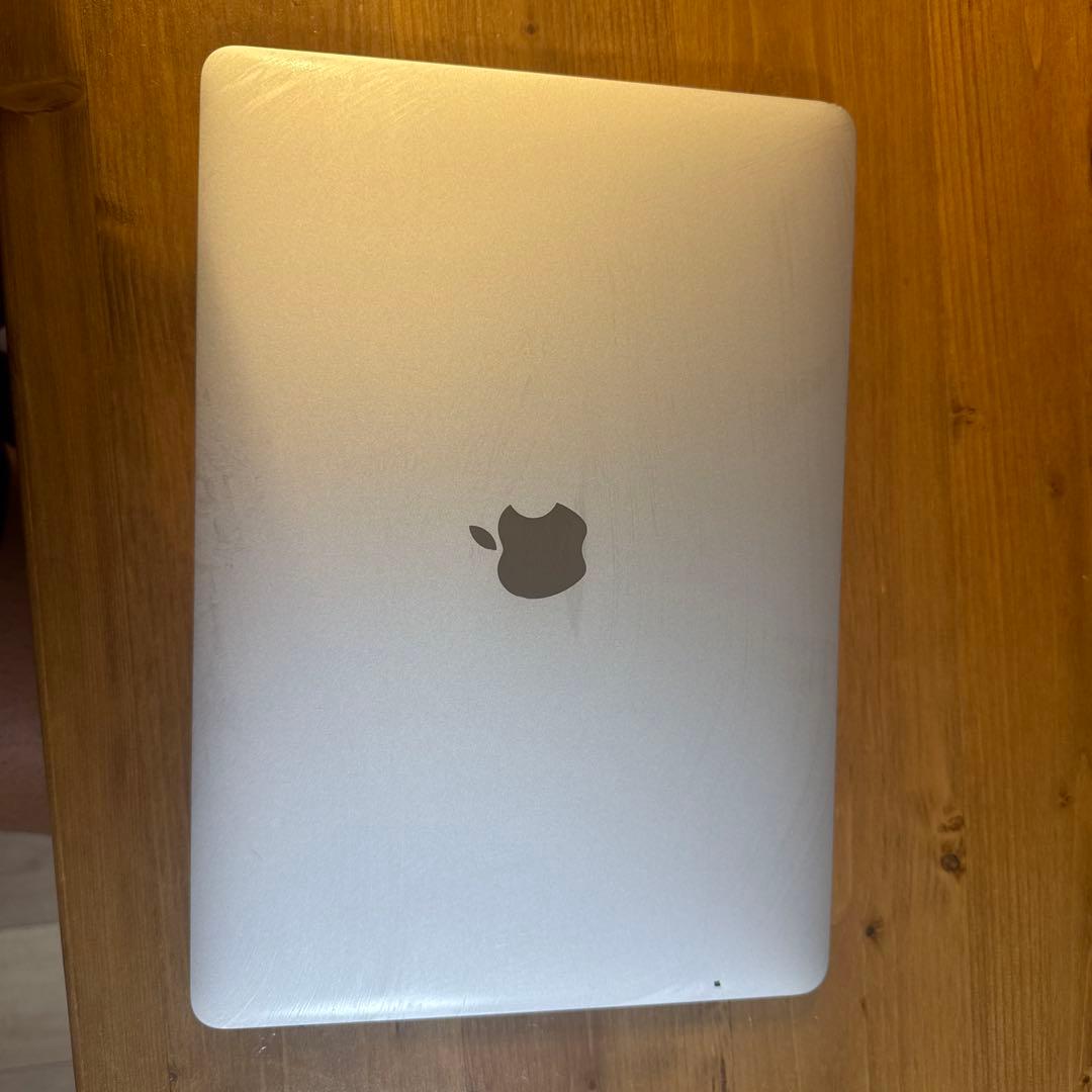 MacBook Air M1 13インチ　8GBメモリ　256GB SSD