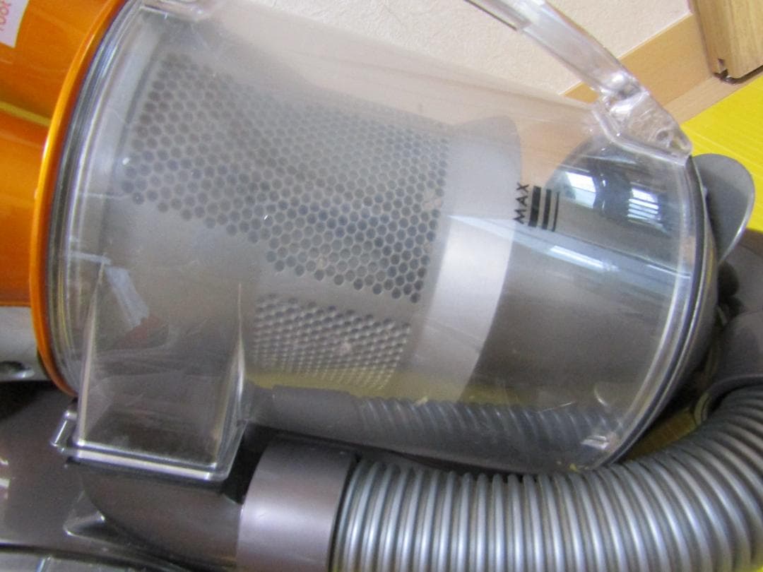 A0586 掃除機　ダイソン DC12 Plus 稼動品