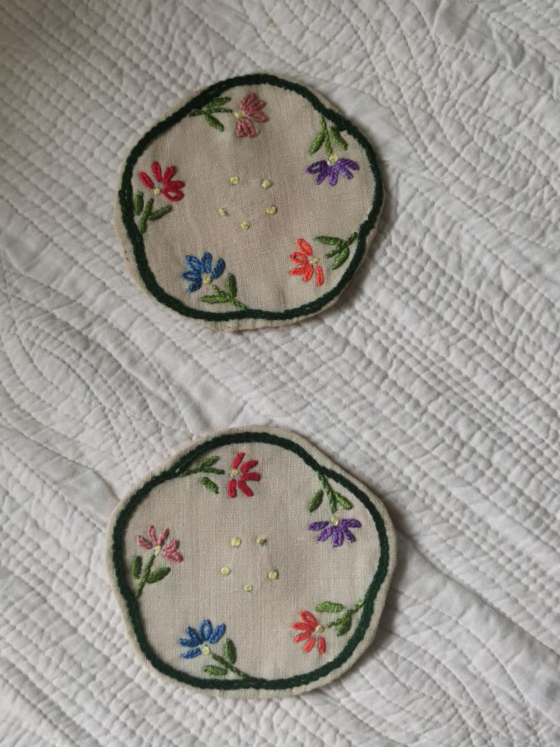 ヴィンテージ/アンティーク 色糸花刺繍リネン プチドイリー コースター2枚セット