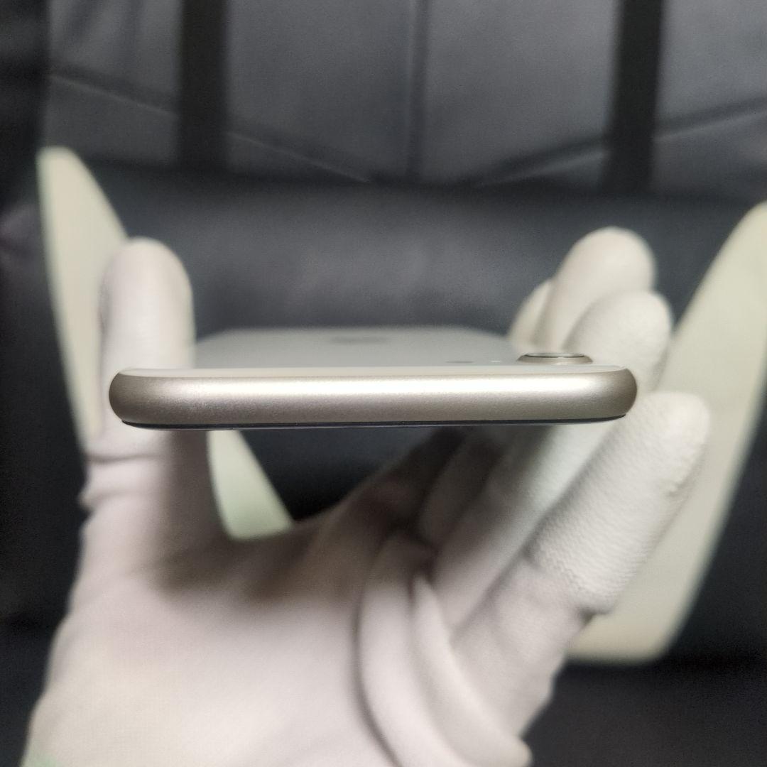 108 iPhone　se3 第3世代　64gb SIMフリー　白　ホワイト