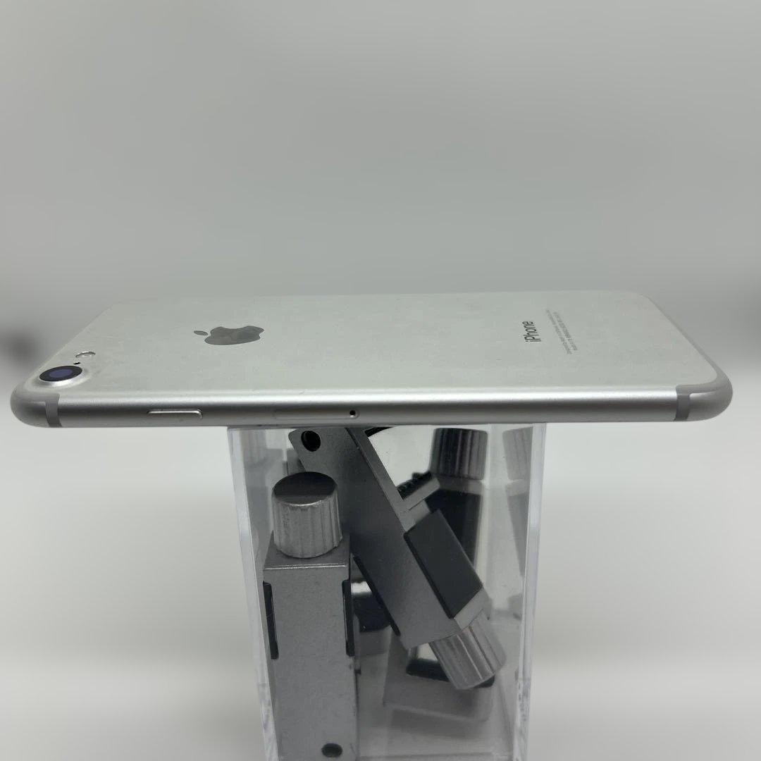 Apple iPhone 7 シルバー 4.7インチ