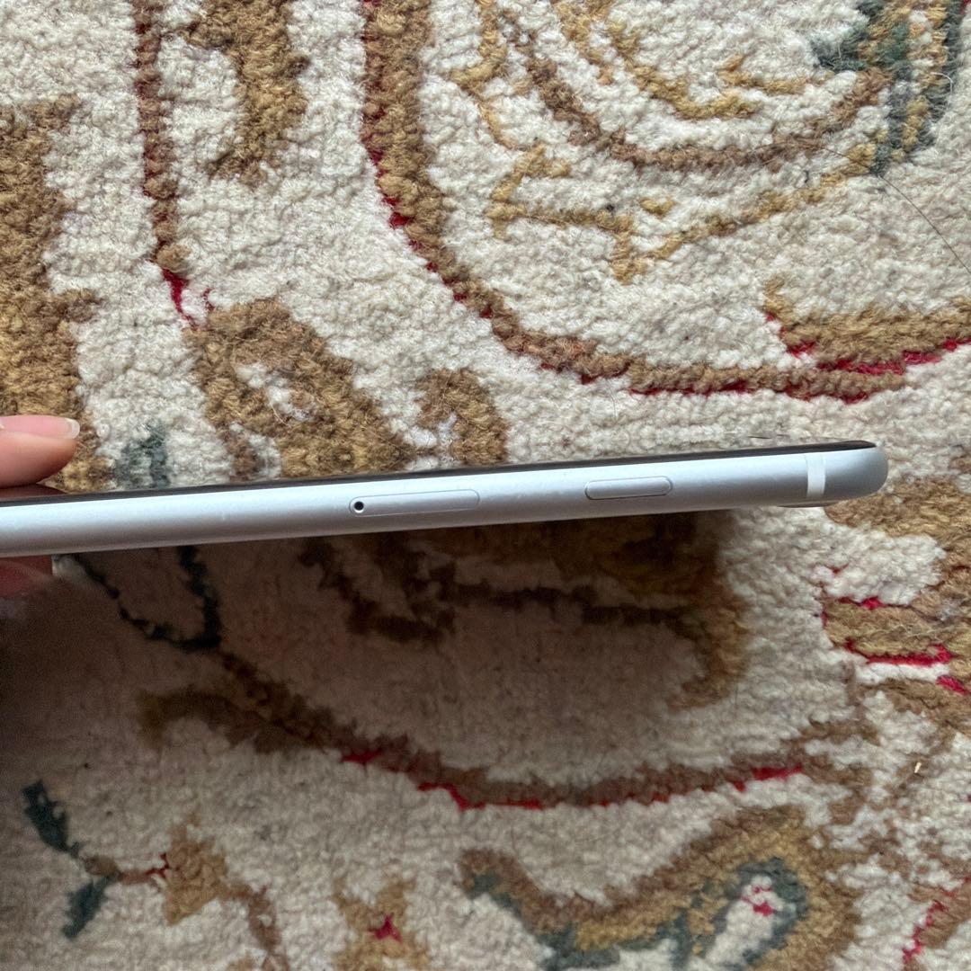 iPhone 8 容量64GB