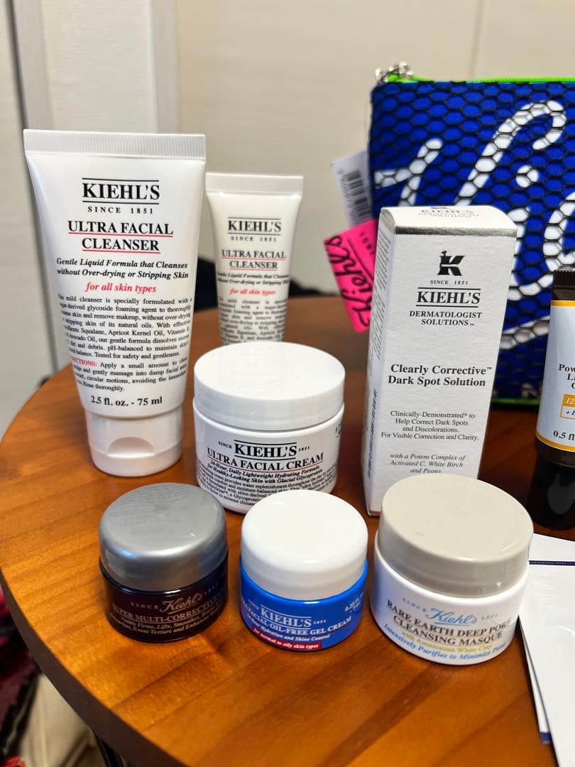 Kiehl's スキンケアセット　限定ポーチ付き