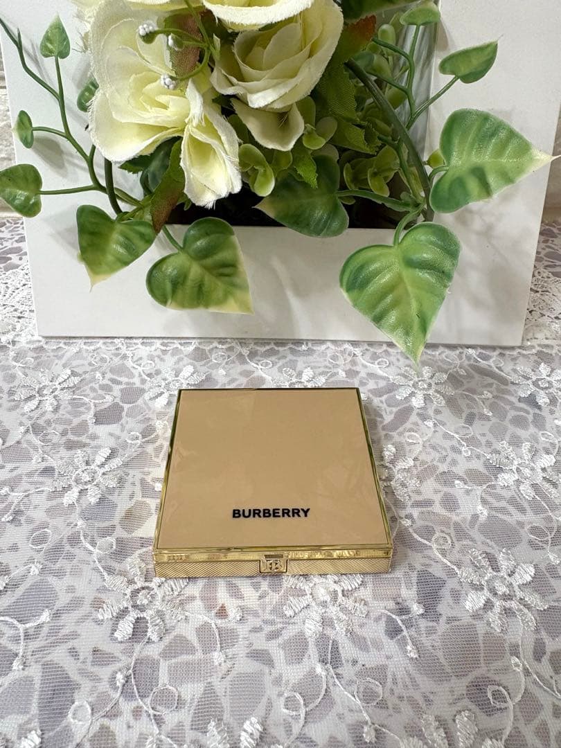 BURBERRY アイシャドウパレット 01 アイコニックハニー　アイクアッド