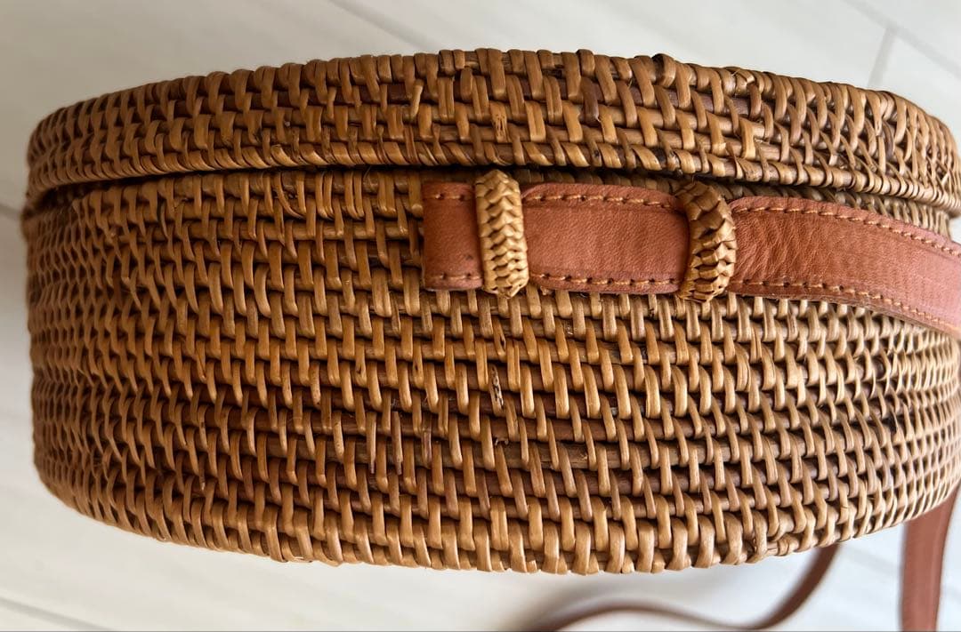新品　アタ製ラウンドバッグ