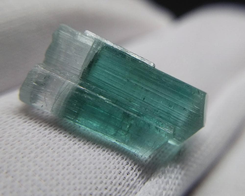 354 Peach鉱山産 トルマリン 結晶 原石
