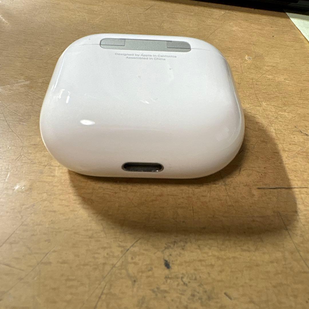 AirPods4 充電ケースのみ