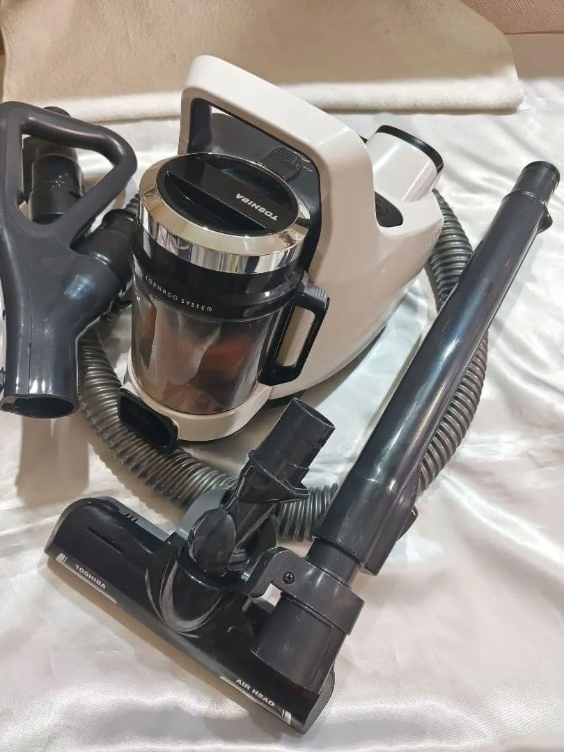 東芝　サイクロン掃除機　トルネオミニ軽量コンパクトVC‐C7A(W)2020年製