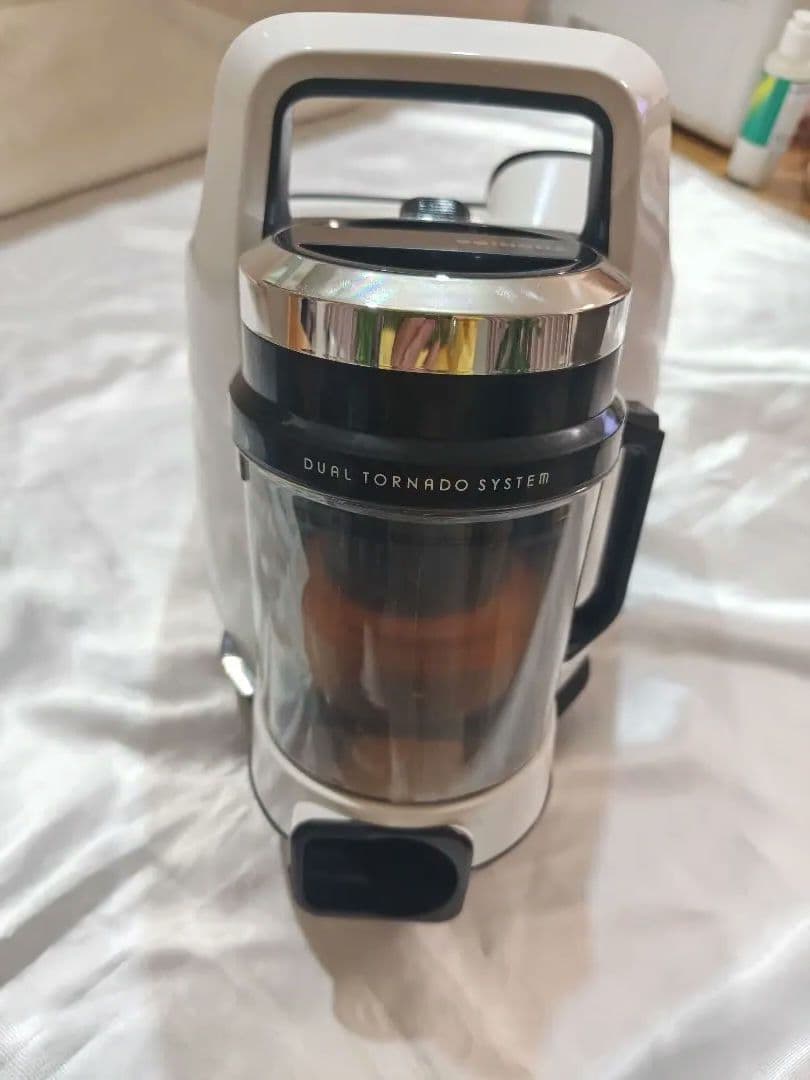 東芝　サイクロン掃除機　トルネオミニ軽量コンパクトVC‐C7A(W)2020年製