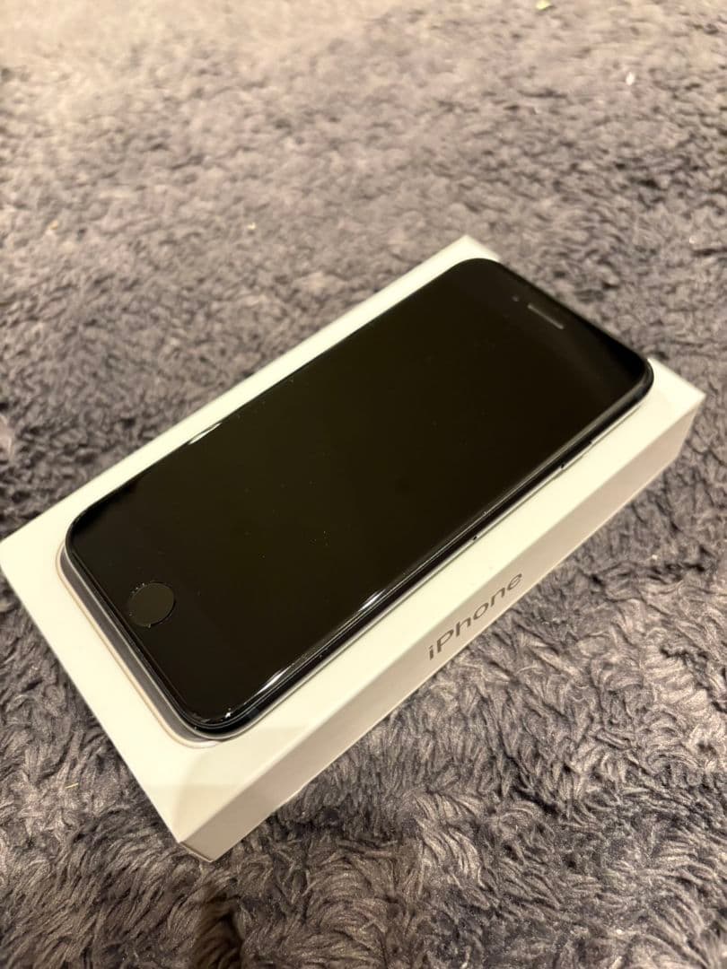 Apple iPhone SE (第3世代) 本体 ブラック ミッドナイト