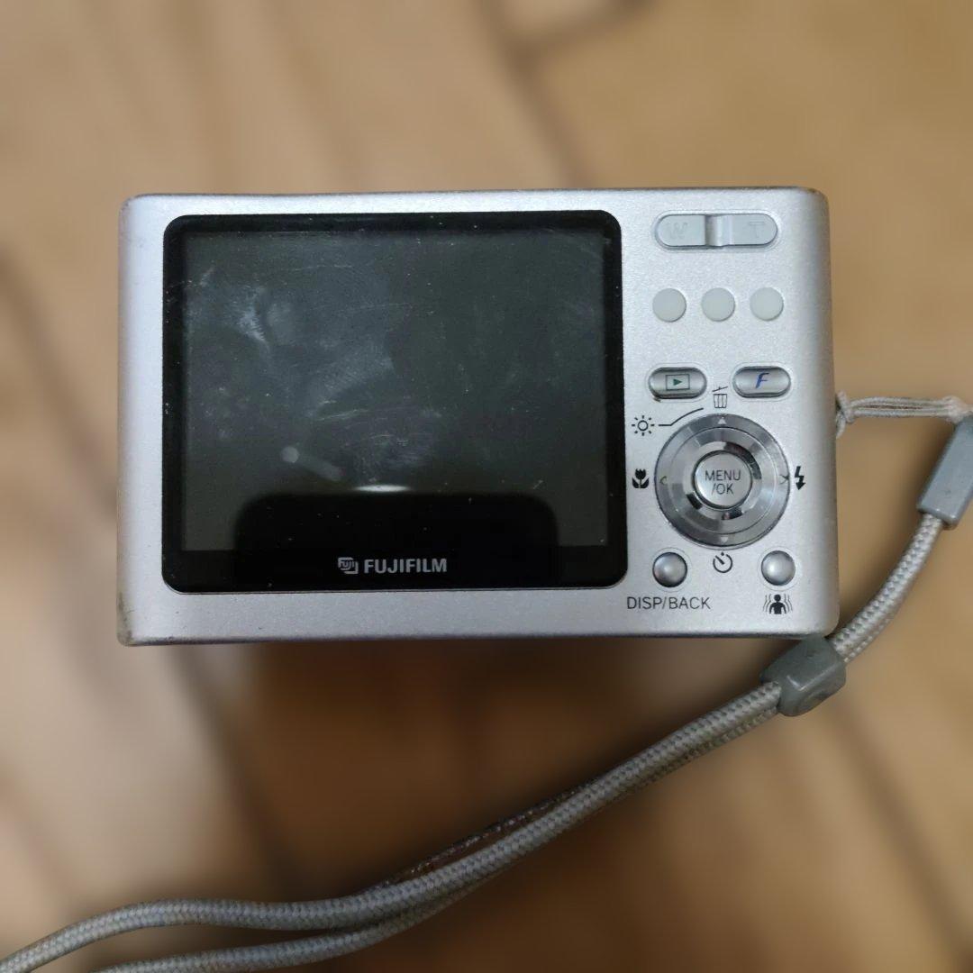 Fujifilm FinePix EZ シルバー デジタルカメラ