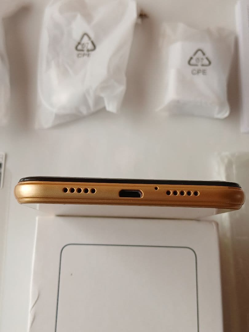 【新品未使用】i13 Pro スマートフォン 本体Gold 付属品あり