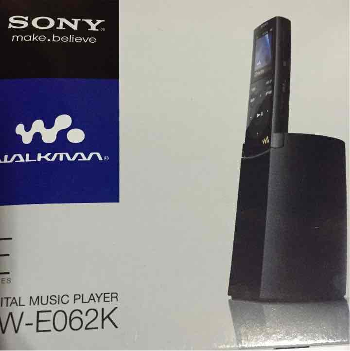 SONY WALKMAN ピンク
