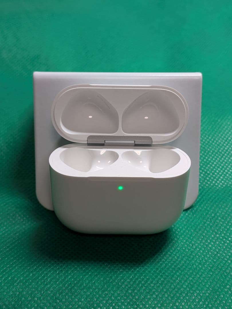 【正規品】Apple AirPods 第4世代 充電ケースのみ