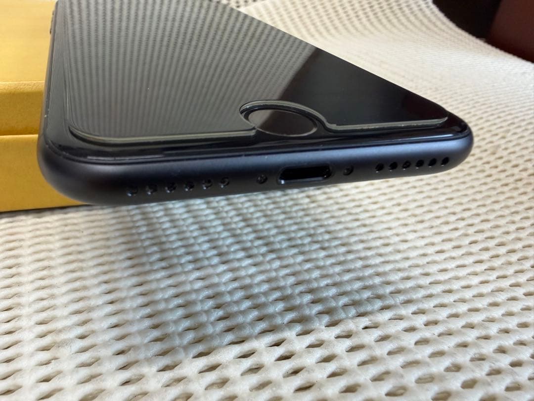 バッテリー残量85％　iPhone 8 スペースグレイ 64 GB　本体のみ