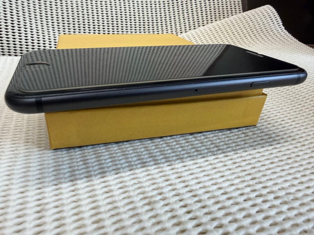 バッテリー残量85％　iPhone 8 スペースグレイ 64 GB　本体のみ