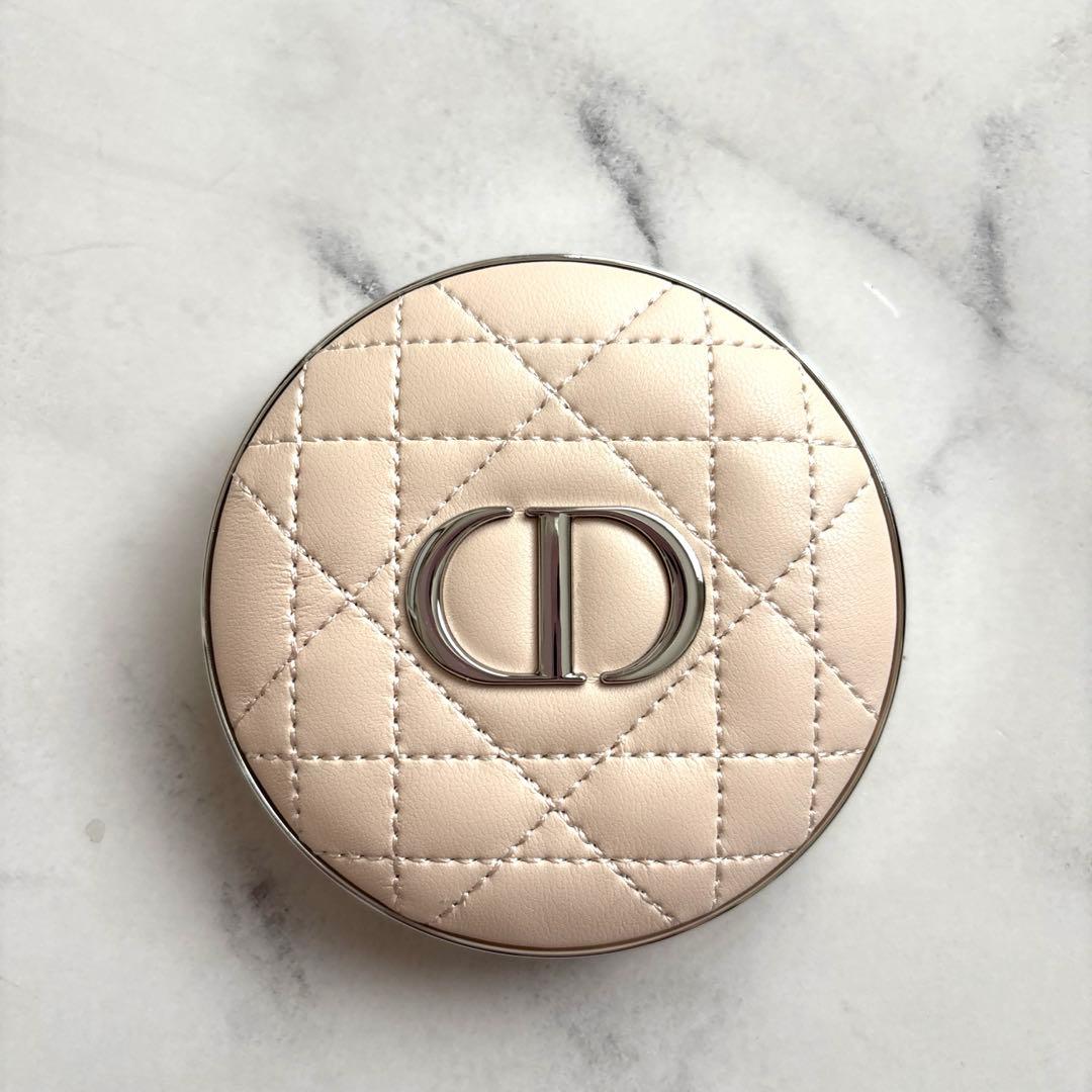 Dior ディオールスキン フォーエヴァー ヌードマットフィルター 01フェアー