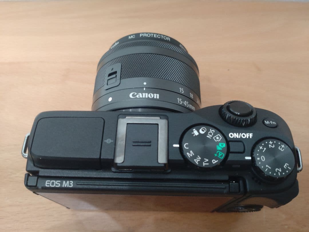Canon EOS M3 ダブルレンズキット 中古品 一眼 カメラ ミラーレス