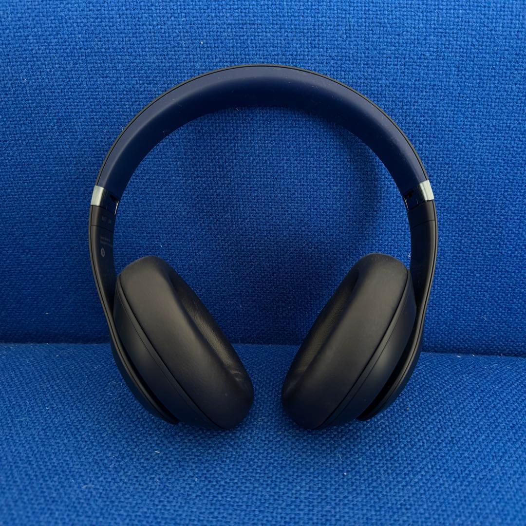 Beats Studio Proワイヤレスヘッドフォン – ネイビー