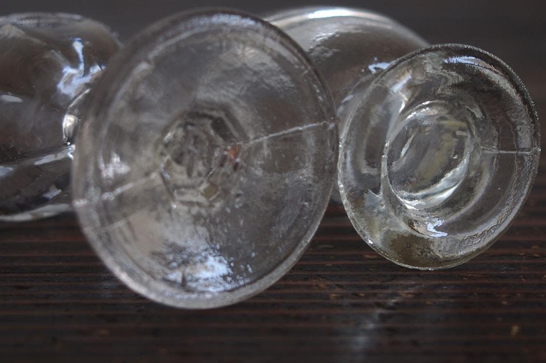 小さなガラスのコップ ２個 洗眼器 グラス 1930年代 目洗いグラスK183