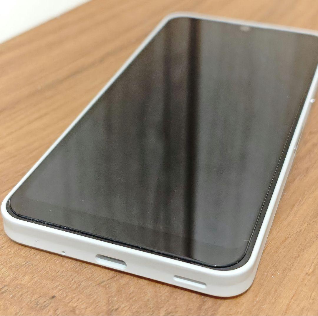 ソフトバンク　AQUOS wish3 A302SH ホワイト