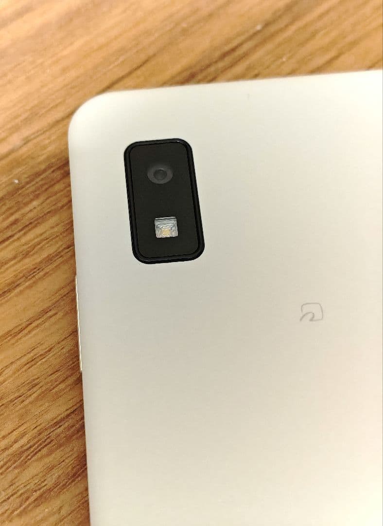 ソフトバンク　AQUOS wish3 A302SH ホワイト