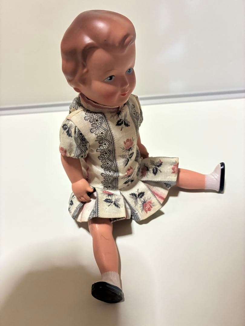 ドイツ　花柄ドレスのヴィンテージ人形