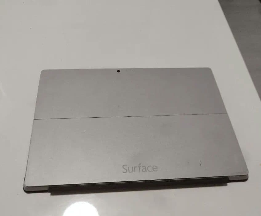 Microsoft Surface Pro 本体 + キーボード + 充電器