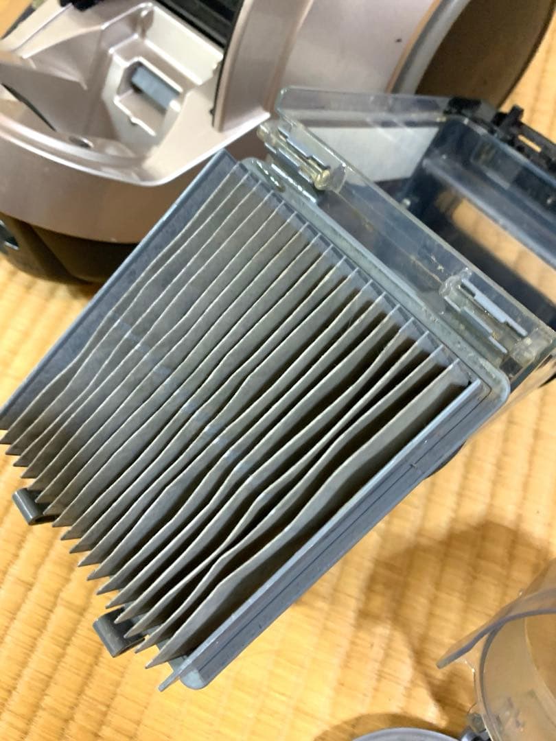 日立　サイクロン掃除機　CV-S300 シルバー