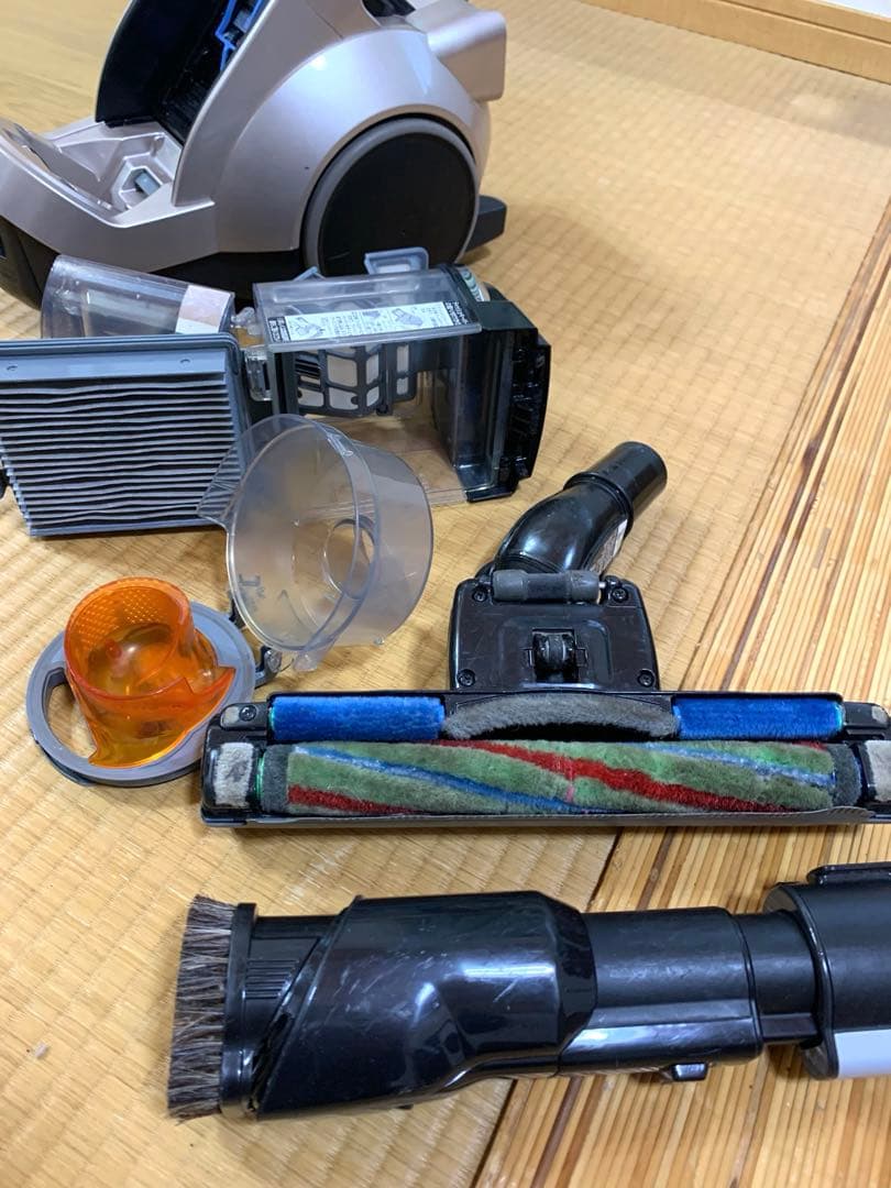 日立　サイクロン掃除機　CV-S300 シルバー