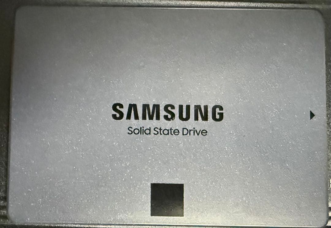 Samsung 870 QVO 8TB SSD 中古品で良品1