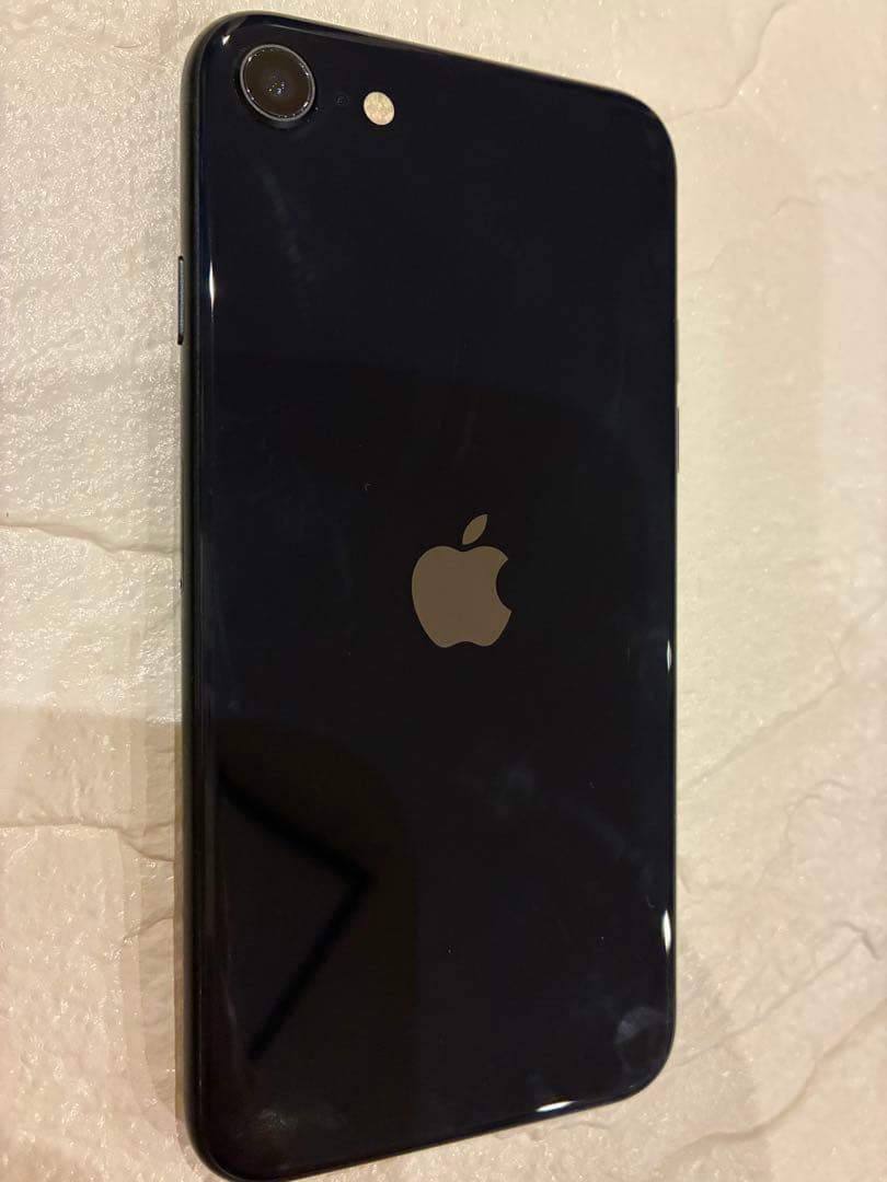 Apple iPhone SE (第3世代) 本体