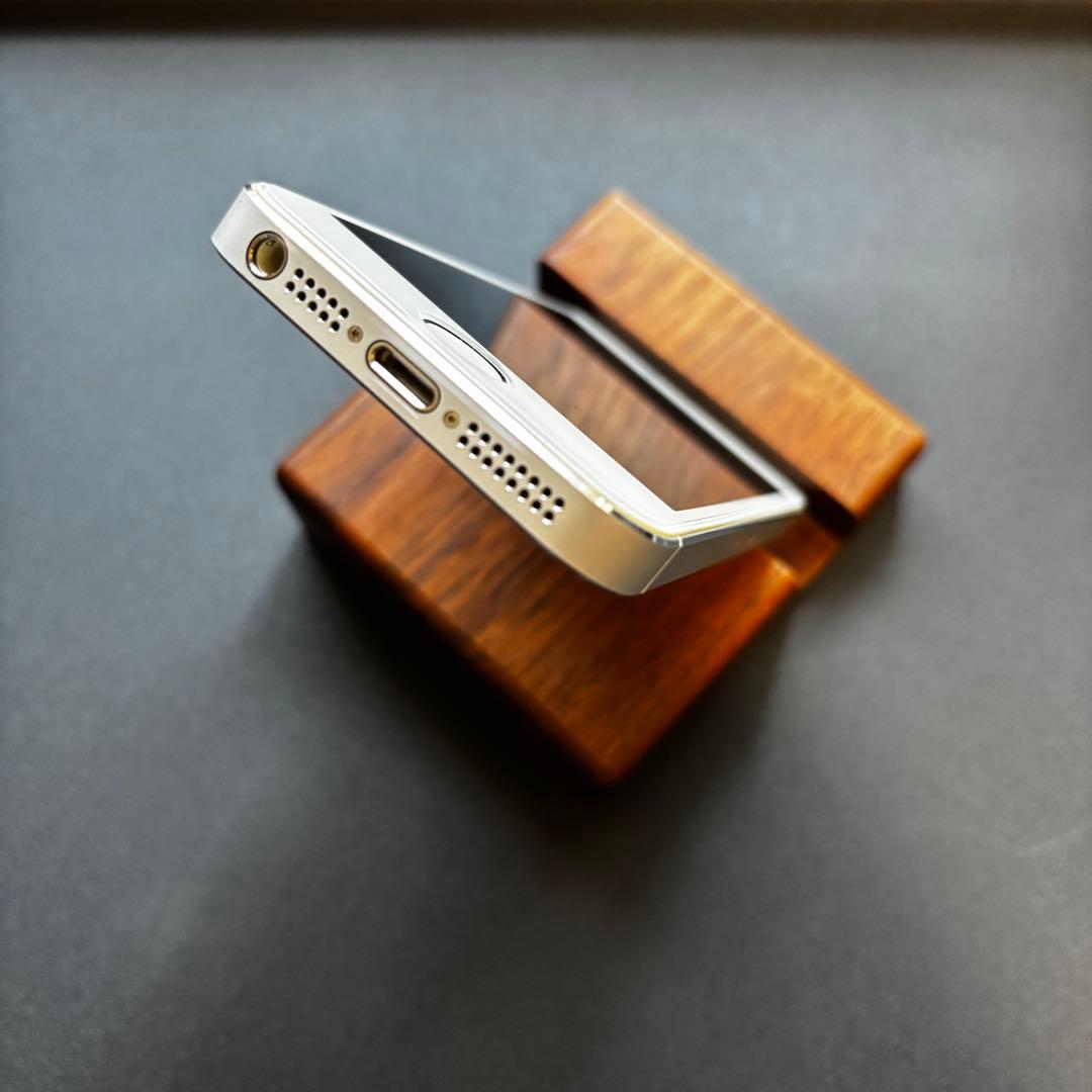 ✨バッテリー新品交換済 : 極美品✨Apple iPhone 5s シルバー ③